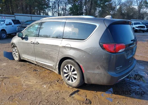 2020 Chrysler Pacifica Touring L Plus z USA, uszkodzony, nr VIN 2C4RC1EG4LR127015